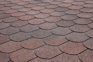 A beautiful home featuring luxury asphalt shingles in a modern design.