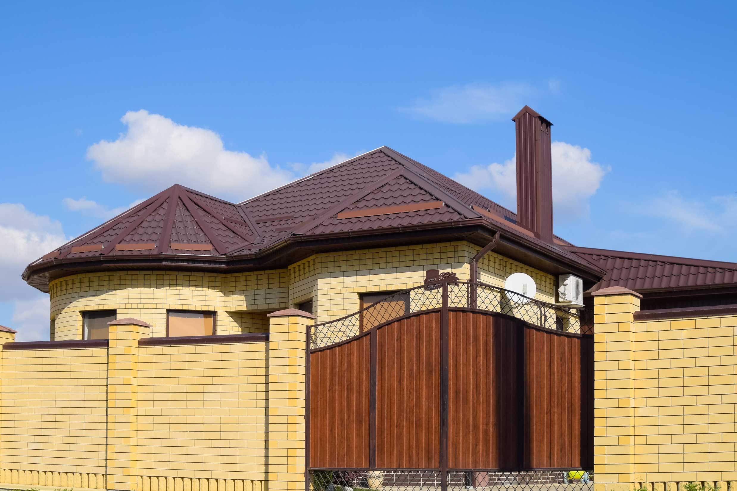 local curb appeal in Edmonton, metal roof aesthetic